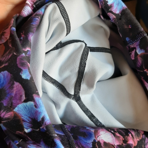 FABLETICS High-Waisted Printed PowerHold 7/8 - Picture 7 of 9